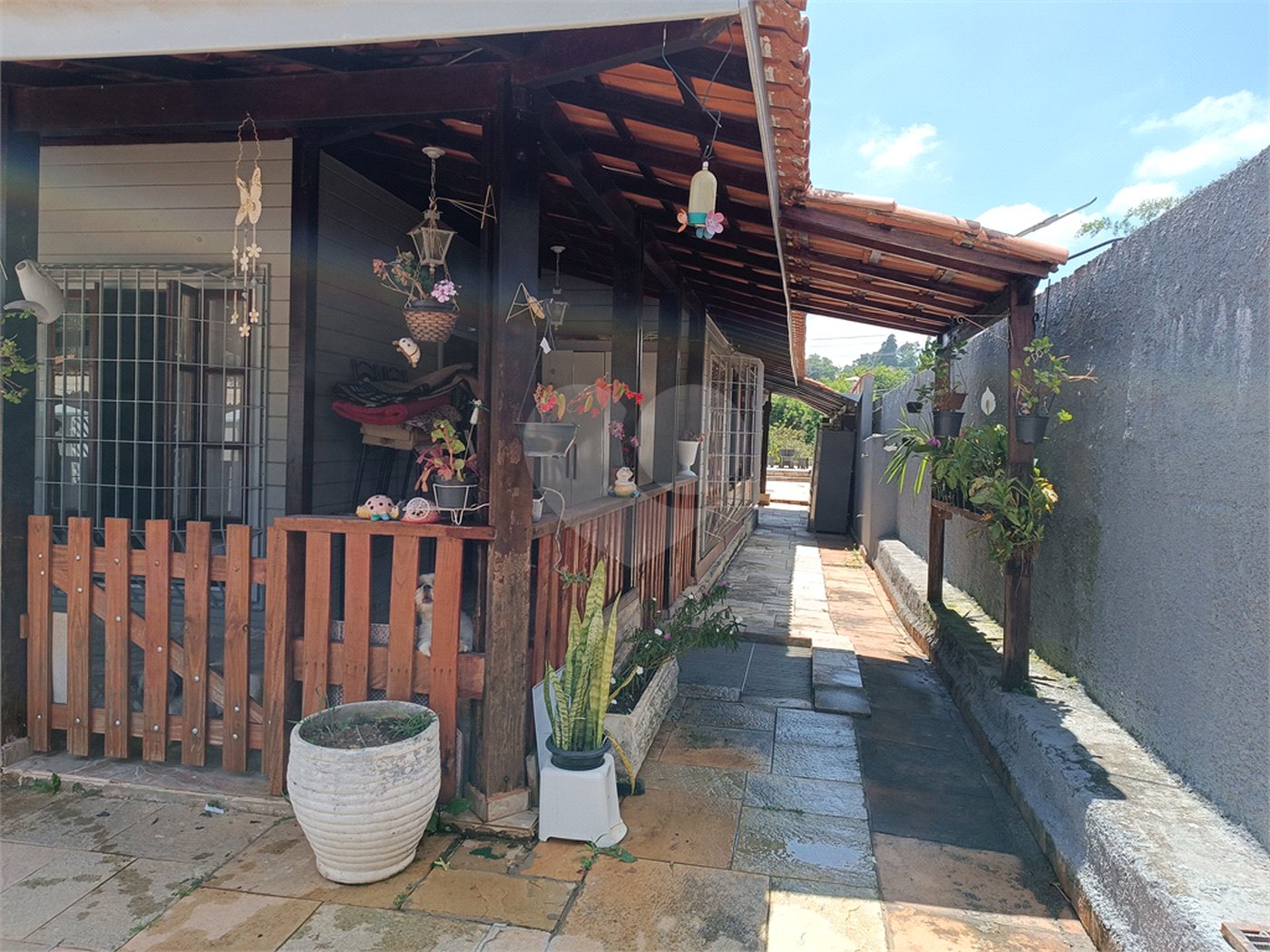 Casa à venda com 5 quartos, sendo 3 suítes, em Jardim Villaça, São Roque, SP