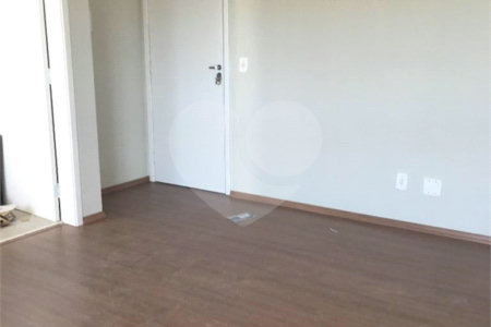 Apartamento à venda com 3 quartos, sendo 1 suíte, em Parque Reboucas, São Paulo, SP
