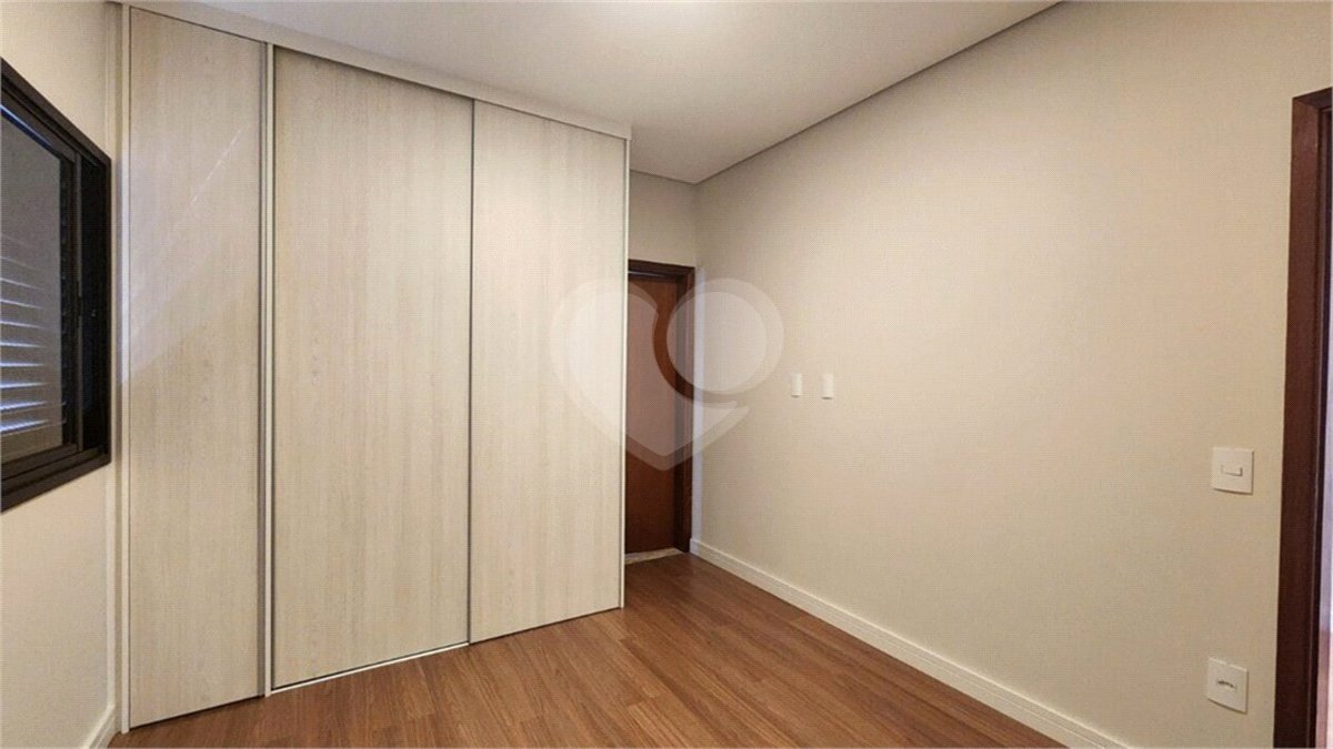 Casa à venda com 3 suítes no condomínio Vita Verdi, Valinhos - SP