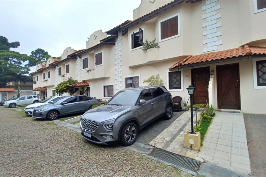 Casa à venda com 3 quartos, sendo 1 suíte, no condomínio Residencial Morada do Horto, São Paulo - SP
