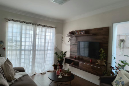 Sobrado à venda com 3 quartos, sendo 1 suíte,  em Rudge Ramos, São Bernardo do Campo, SP