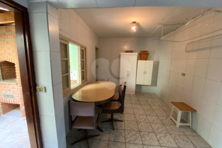 Sobrado à venda com 4 quartos, sendo 1 suíte, em Campo Grande, São Paulo, SP