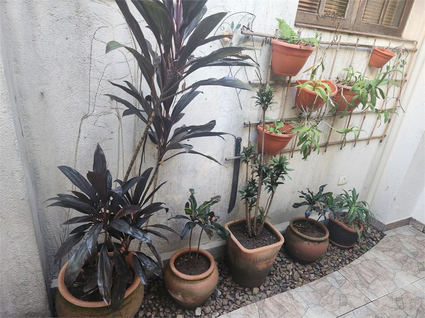 Sobrado à venda com 4 quartos, sendo 1 suíte, em Água Branca, São Paulo, SP
