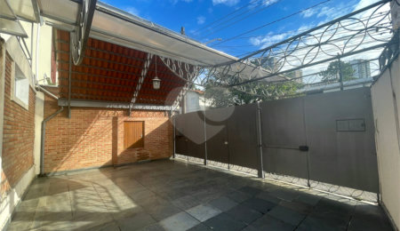 Sobrado à venda com 3 quartos, sendo 2 suítes,  em Alto da Boa Vista, São Paulo, SP