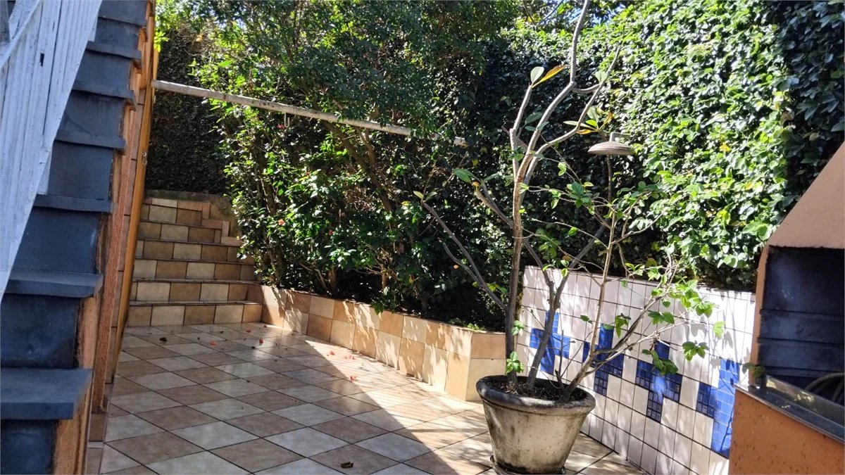 Sobrado à venda com 3 quartos, sendo 1 suíte, em Jardim Bonfiglioli, São Paulo, SP