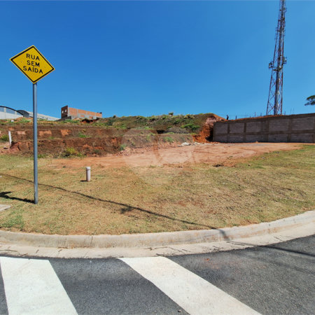 Terreno à venda com 1 suíte no condomínio Comercial Independência, Vinhedo - SP