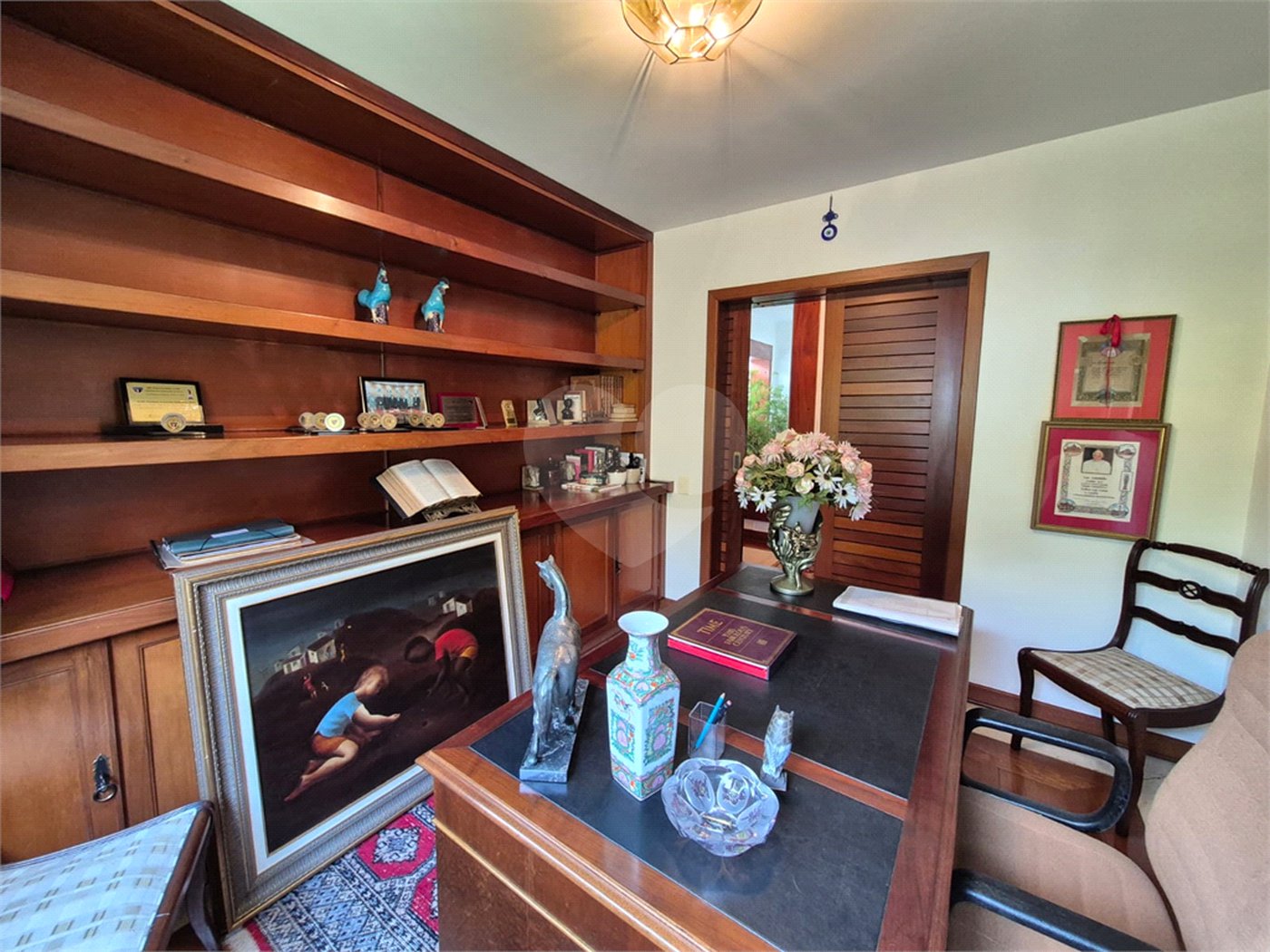 Casa de Vila à venda ou para alugar com 4 quartos, sendo 2 suítes,  em Jardim Leonor, São Paulo, SP