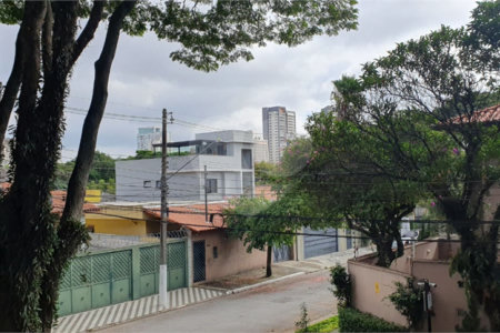 Sobrado à venda com 4 suítes em Moema, São Paulo, SP