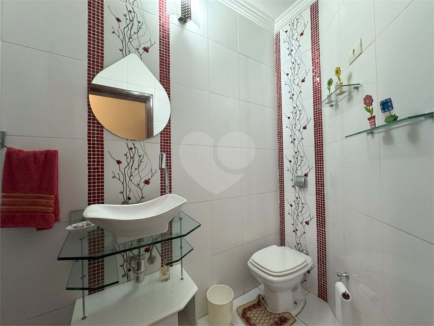 Casa à venda com 3 quartos, sendo 1 suíte, em Jardim Santa Rosália, Sorocaba, SP