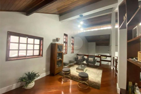 Sobrado à venda com 3 quartos, sendo 1 suíte, em Adalgisa, Osasco, SP