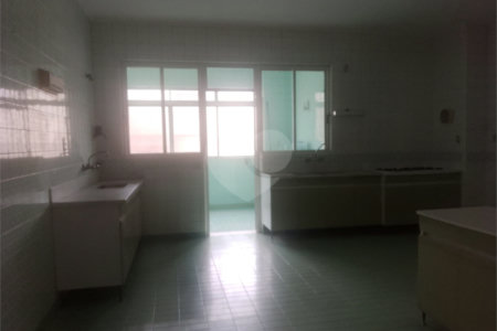 Apartamento à venda com 4 quartos, sendo 1 suíte, em República, São Paulo, SP