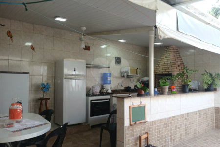 Casa à venda com 3 quartos, sendo 1 suíte,  em Esplanada Mendes Moraes, São Roque, SP