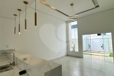 Casa à venda com 2 quartos, sendo 1 suíte, em Guriri, Cabo Frio, RJ