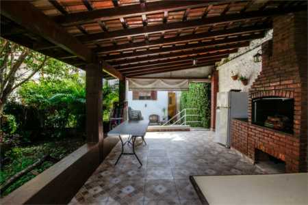 Casa à venda com 6 quartos, sendo 4 suítes, em Vila Anglo Brasileira, São Paulo, SP