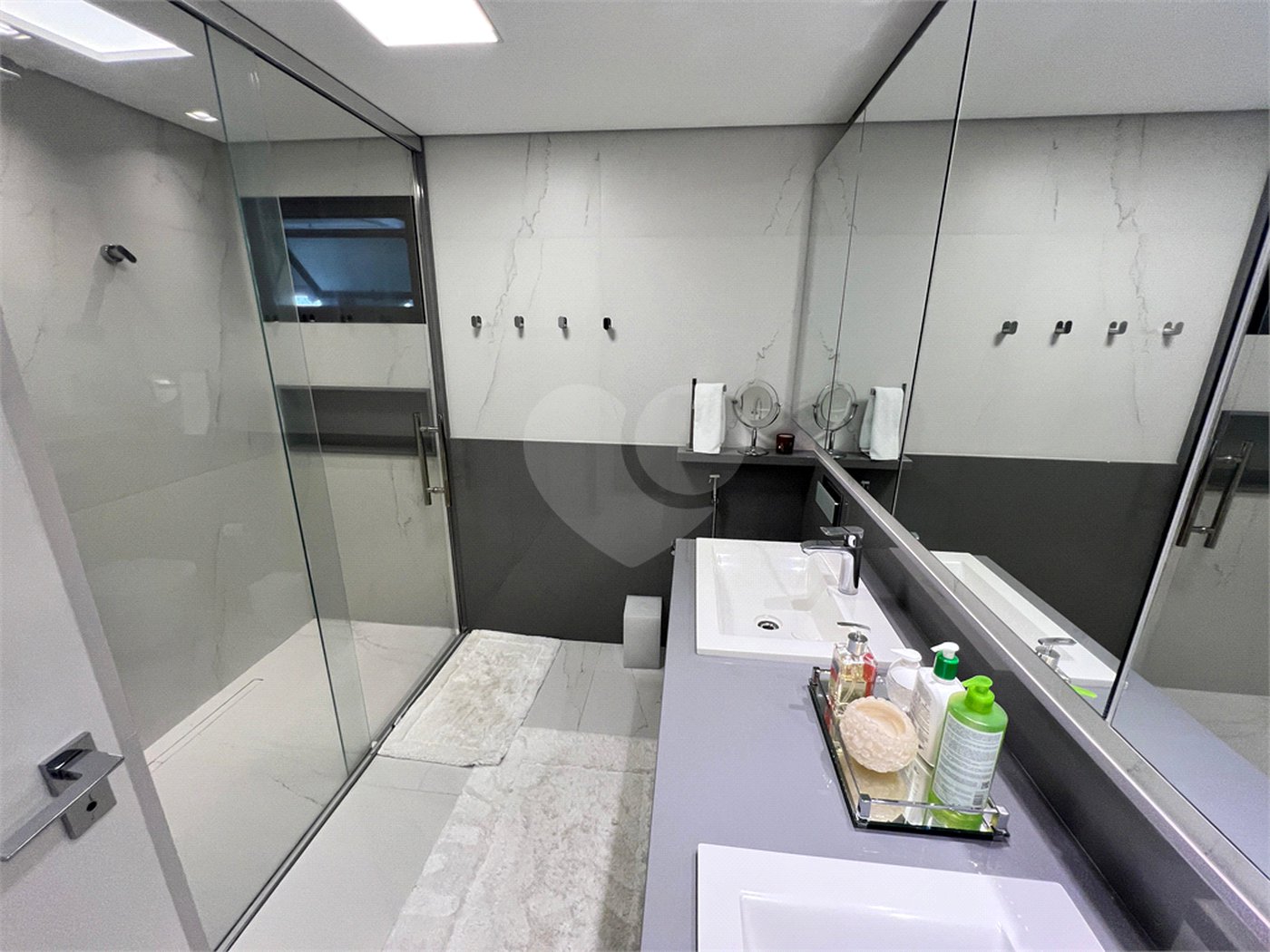 Apartamento à venda com 4 quartos, sendo 3 suítes, em Itaim Bibi, São Paulo, SP