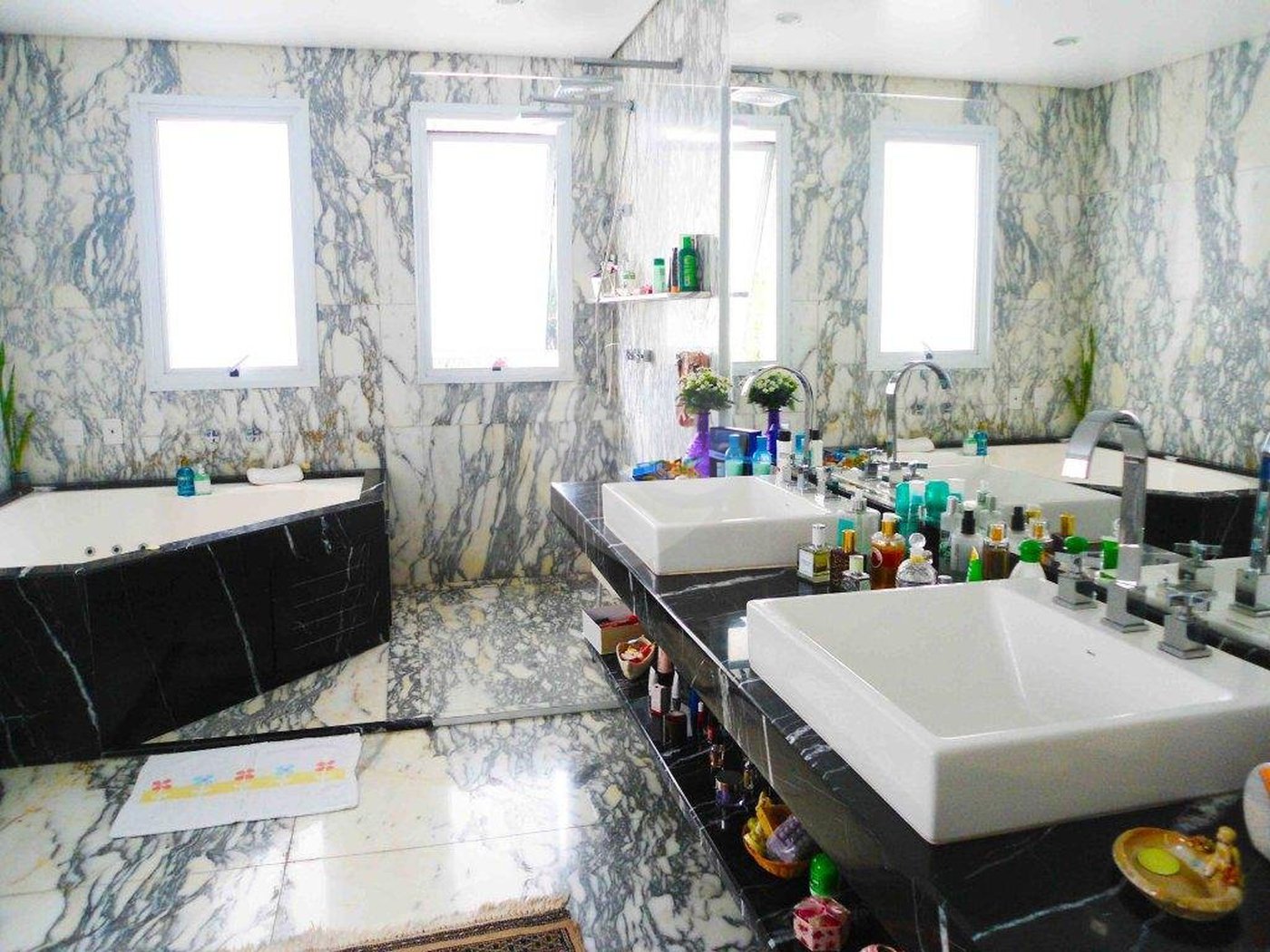 Casa à venda com 4 suítes no condomínio Vila Alba, São Paulo - SP
