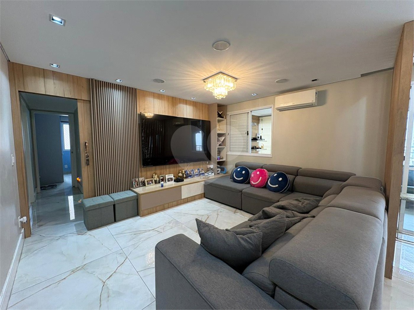 Apartamento à venda com 4 quartos, sendo 3 suítes, em Vila Augusta, Guarulhos, SP