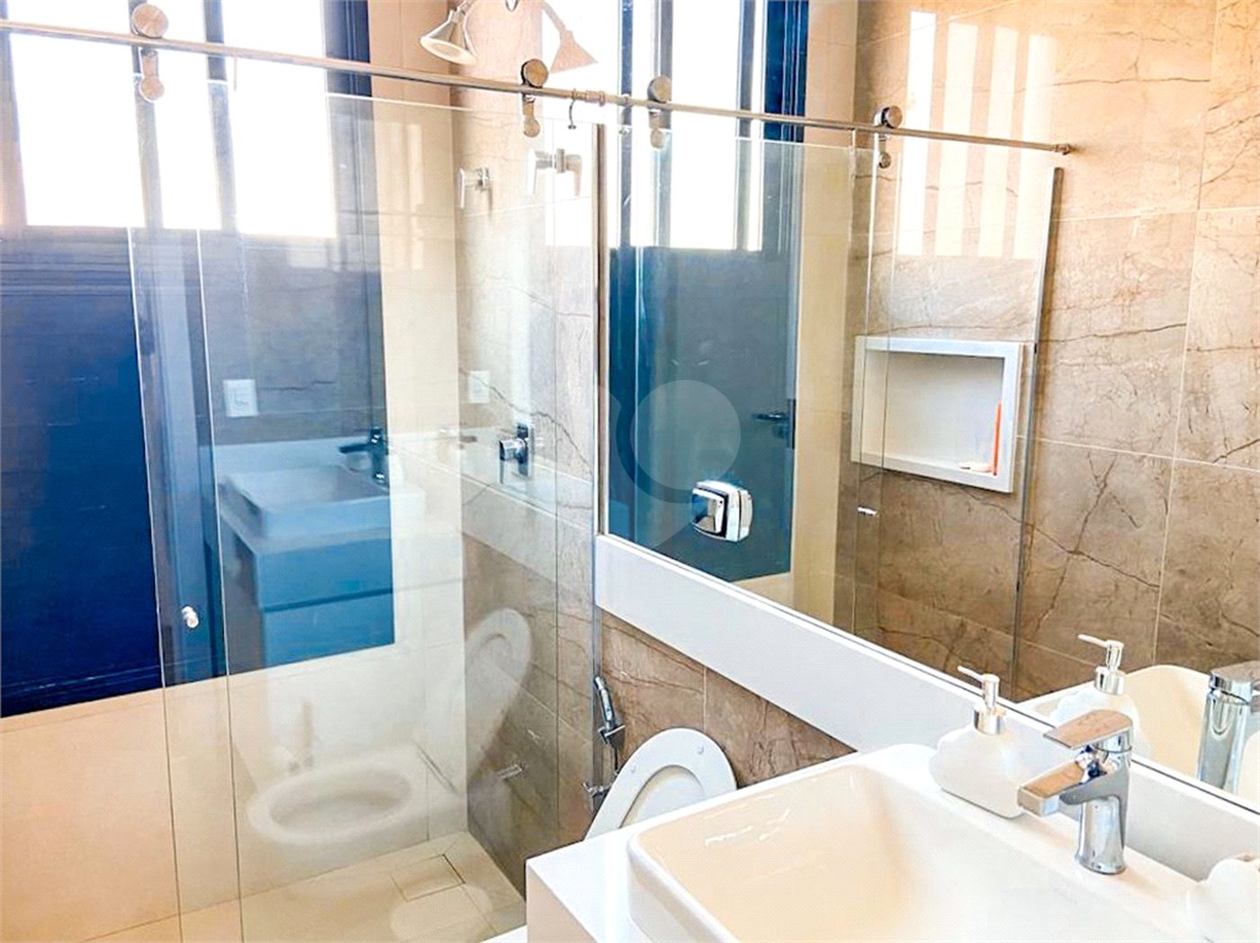 Casa à venda com 4 suítes no condomínio Lago Azul Residencial e Golfe, Araçoiaba da Serra - SP