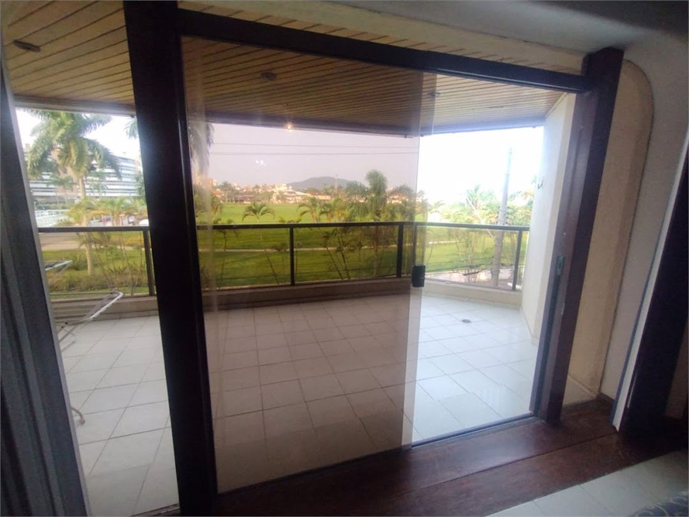Apartamento com 4 dormitórios à venda, 145 m² por R$ 900.000,00 - Jardim das Conchas - Guarujá/SP