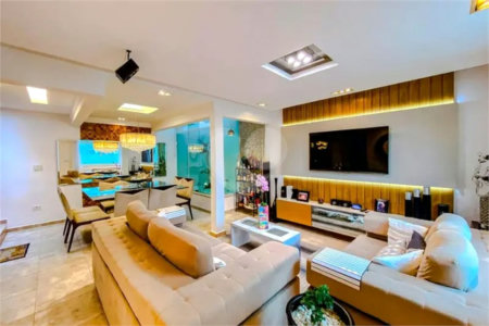 Casa à venda com 3 suítes no condomínio Oiti Residencial, São Paulo - SP