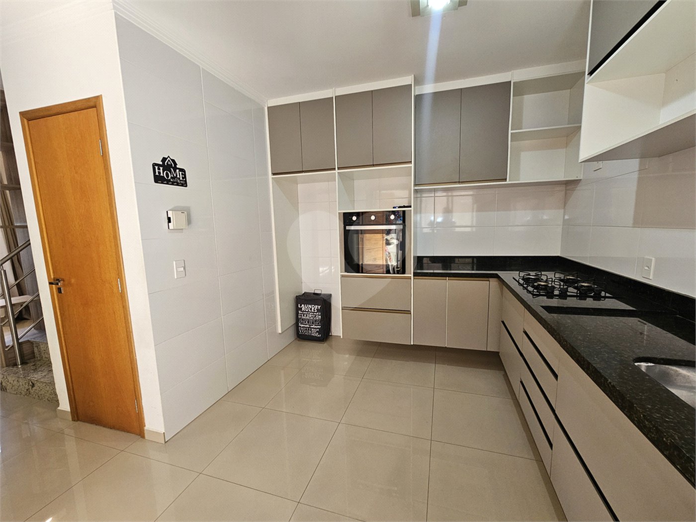 Sobrado à venda com 3 quartos, sendo 1 suíte,  em Vila Nivi, São Paulo, SP