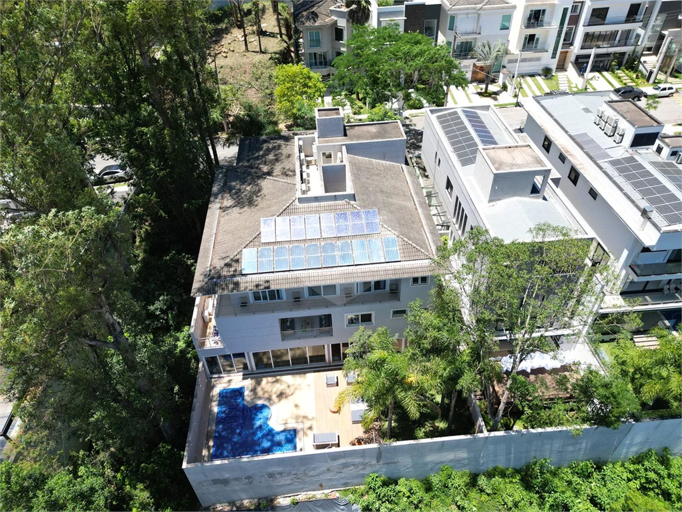 Casa à venda com 4 quartos, sendo 3 suítes, no condomínio Reserva Nova Cantareira, São Paulo - SP