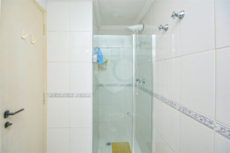 Apartamento à venda com 3 quartos, sendo 1 suíte,  em Moema, São Paulo, SP