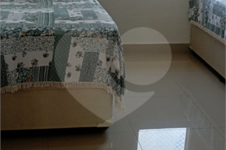 Casa à venda com 3 quartos, sendo 1 suíte, no condomínio Campos do Conde I, Paulínia - SP