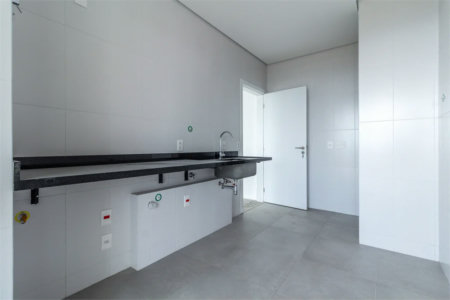 Apartamento à venda ou para alugar com 4 quartos, sendo 3 suítes,  em Jardim Morumbi, São Paulo, SP