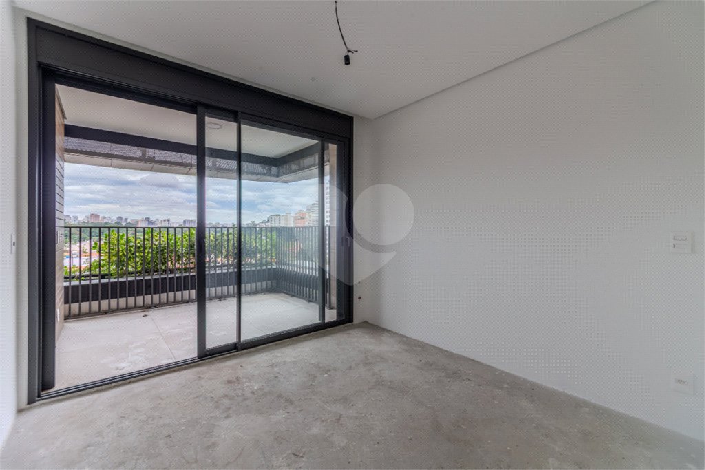 Apartamento à venda com 3 suítes em Vila Nova Conceição, São Paulo, SP