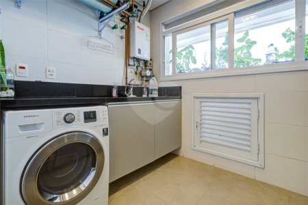 Apartamento à venda com 3 suítes em Campo Belo, São Paulo, SP