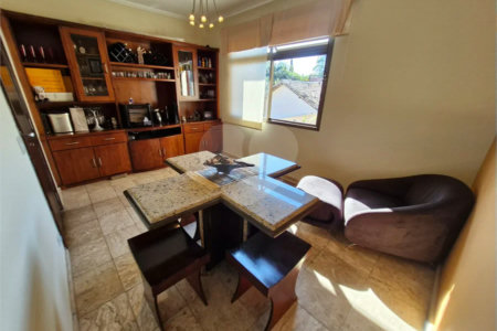 Casa à venda com 4 suítes no condomínio Villa Viana II, Cotia - SP