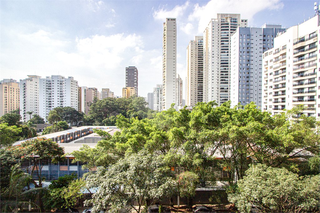 Apartamento à venda com 4 quartos, sendo 3 suítes, em Cidade Monções, São Paulo, SP