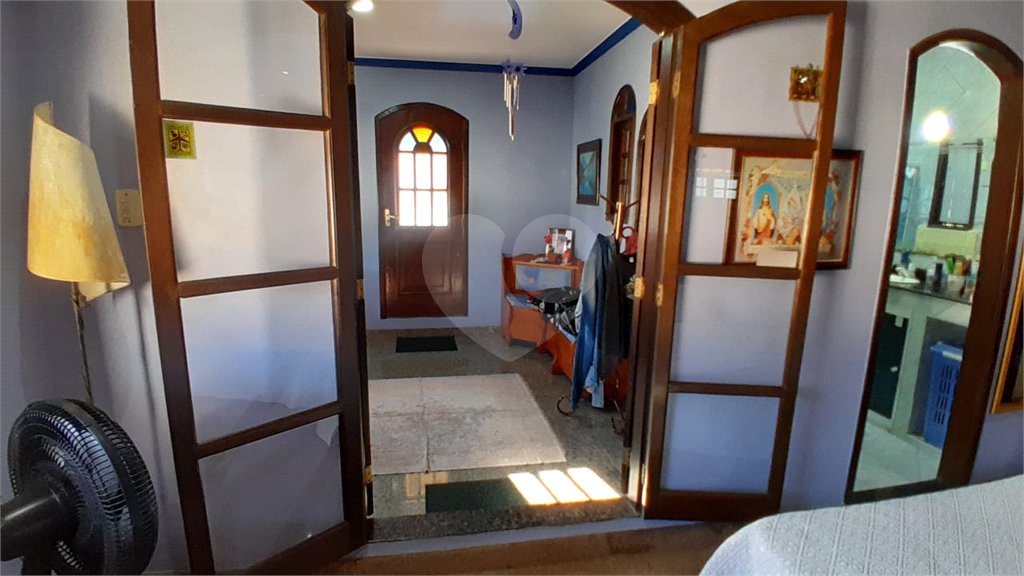 Casa à venda com 4 quartos, sendo 1 suíte, em Bangu, Rio de Janeiro, RJ