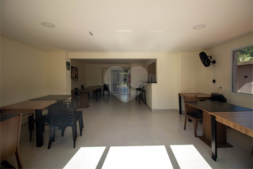 Apartamento para alugar com 2 quartos, sendo 1 suíte, em Chácaras Manão, Mairinque, SP