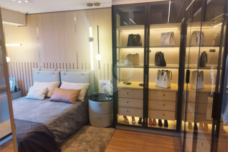 Apartamento à venda com 3 quartos, sendo 2 suítes,  em Jardim das Acácias, São Paulo, SP