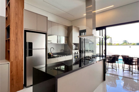 Casa à venda com 3 suítes no condomínio Residencial Mont'alcino, Valinhos - SP