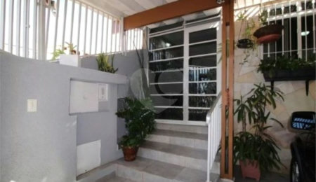 Sobrado à venda com 3 quartos, sendo 1 suíte,  em Parque Vitória, São Paulo, SP