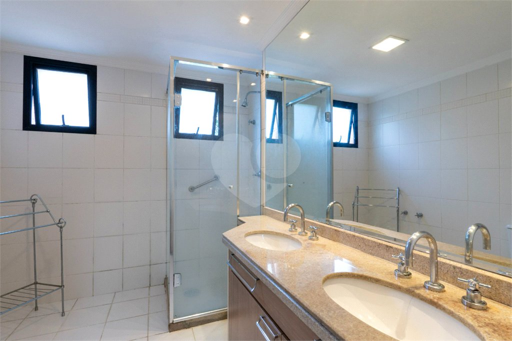 Apartamento à venda com 3 suítes em Vila Suzana, São Paulo, SP