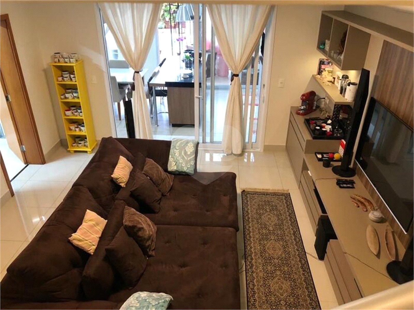 Casa à venda com 4 quartos, sendo 3 suítes, no condomínio Residencial Terra Nobre, Indaiatuba - SP