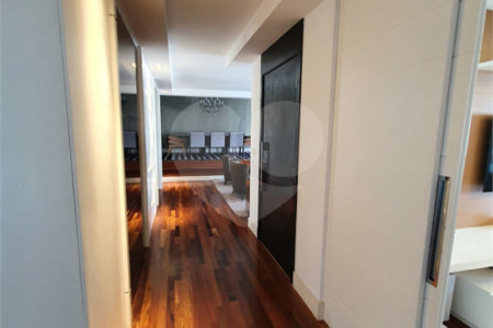 Apartamento à venda com 3 quartos, sendo 2 suítes, em Alto da Boa Vista, São Paulo, SP