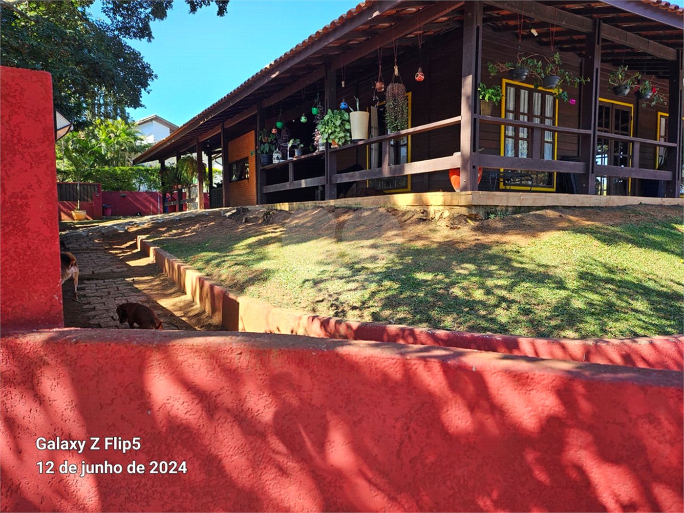 Casa à venda com 4 quartos, sendo 3 suítes, no condomínio Residncial Euroville, Carapicuíba - SP