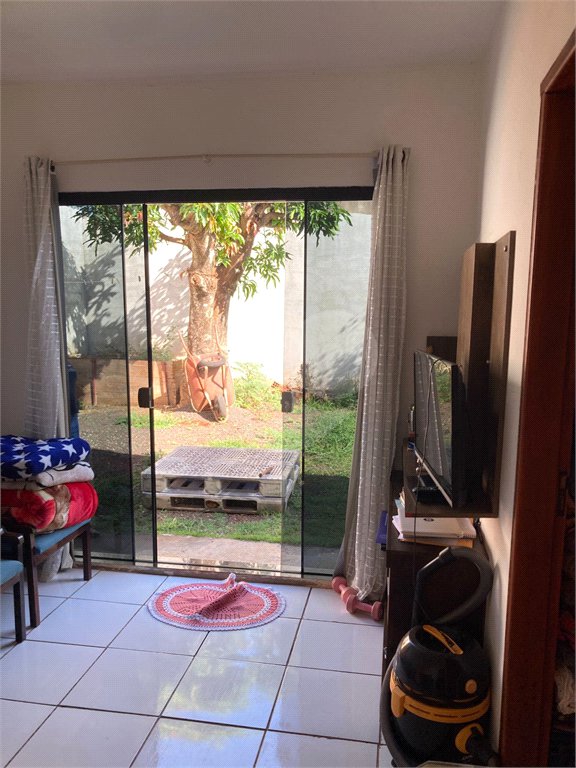 Casa à venda com 2 quartos, sendo 1 suíte, em Parque dos Ipês II, Ponta Porã, MS