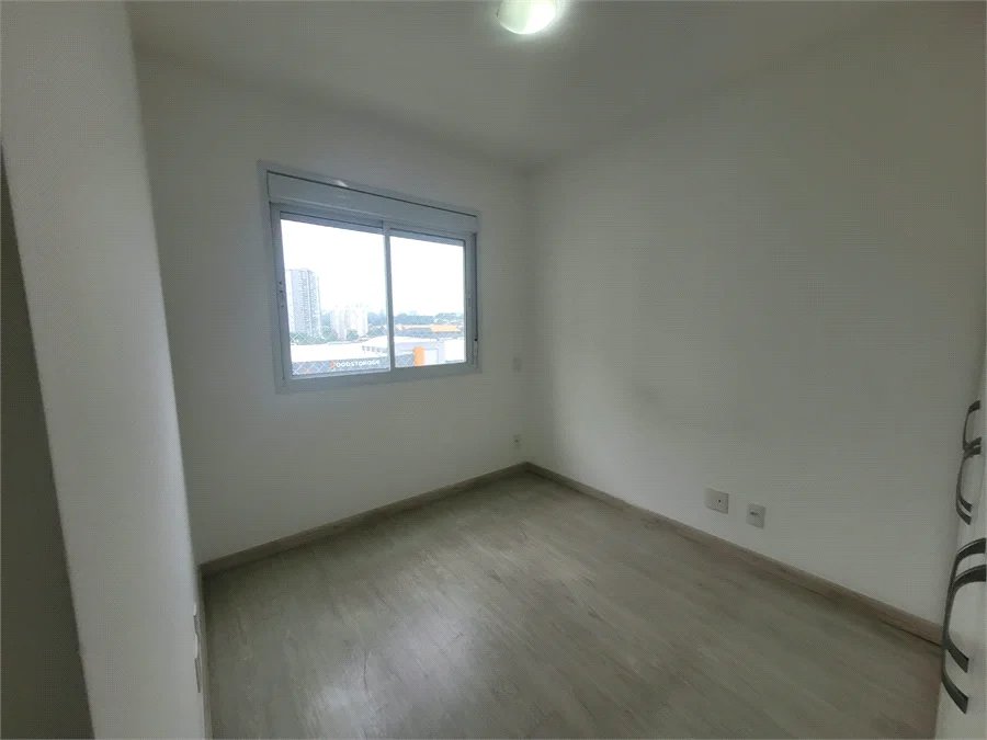 Apartamento à venda com 2 quartos em Vila Anastácio, São Paulo, SP