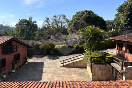 Casa à venda com 8 quartos, sendo 4 suítes, em Eldorado, Diadema, SP