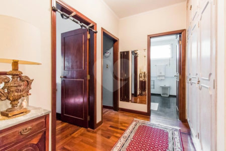 Casa à venda com 5 quartos, sendo 3 suítes, em Alto da Boa Vista, São Paulo, SP
