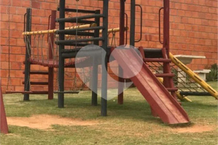 Casa à venda com 3 quartos, sendo 1 suíte, no condomínio Village Moutonnée, Salto - SP