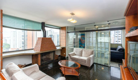 Apartamento à venda com 4 quartos, sendo 1 suíte,  em Campo Belo, São Paulo, SP