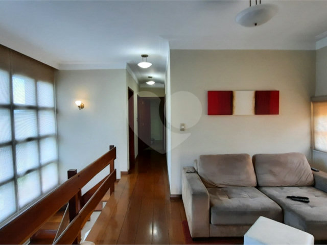 Sobrado à venda com 4 quartos, sendo 1 suíte,  em Barro Branco (zona Norte), São Paulo, SP