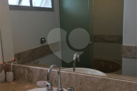 Apartamento à venda com 3 quartos em Pitangueiras, Guarujá, SP